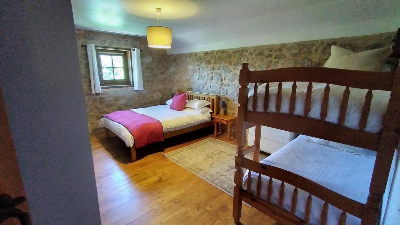 The Railway Cottage - Characterful And Comfortable Holiday Cottage Piégut-Pluviers Exterior foto