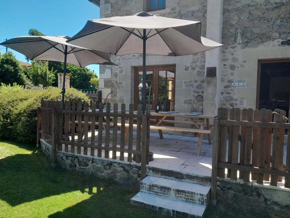 The Railway Cottage - Characterful And Comfortable Holiday Cottage Piégut-Pluviers Exterior foto